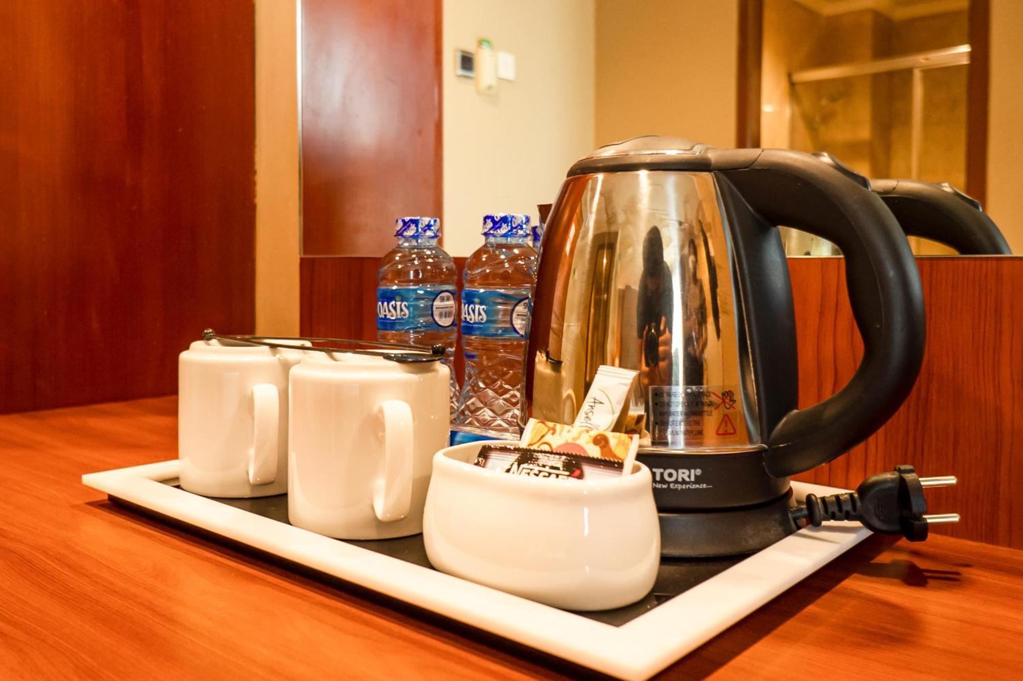 Olympic Hotel Jakarta Ngoại thất bức ảnh